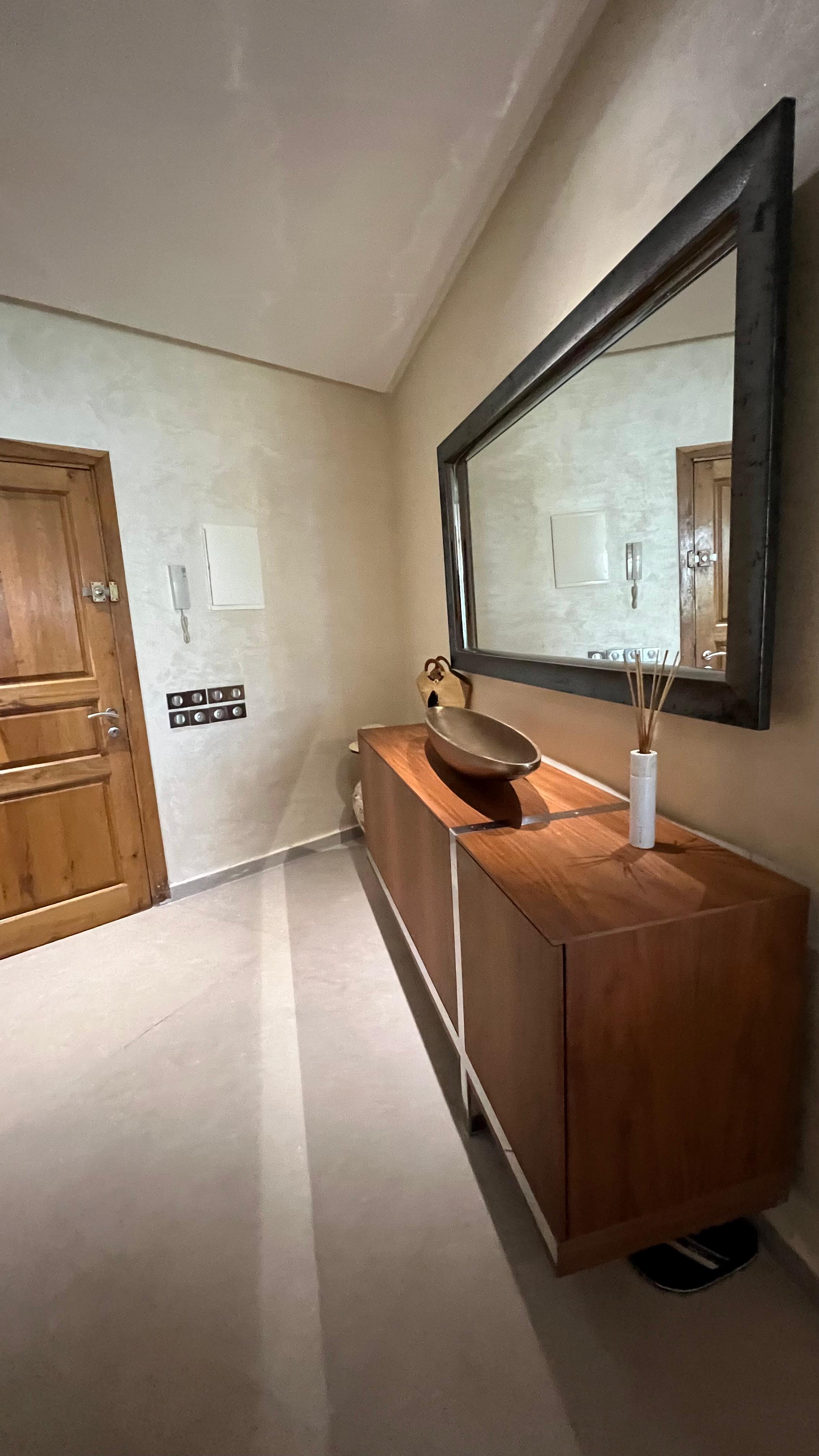 Appartement Meublé Haut Standing à Louer – Rez-de-chaussée