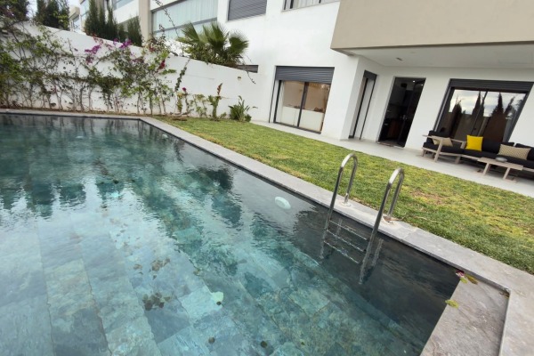Appartement Rez-de-Jardin à Vendre à Dar Bouazza – 269 m² avec Jardin et Piscine Privée