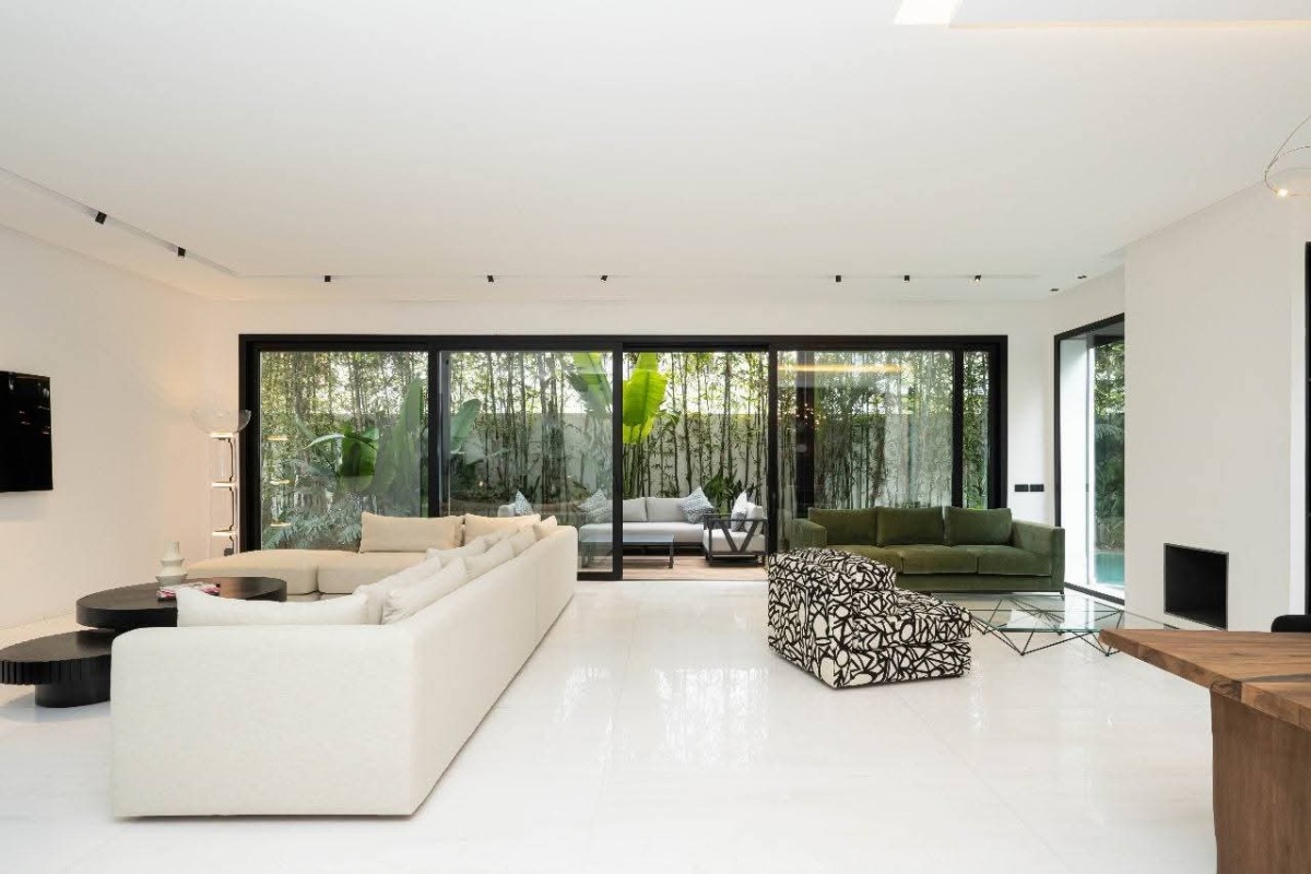 Villa Meublée de Prestige à Louer à Dar Bouazza – 450 m² avec Piscine Privée et Salle de Sport