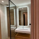 Appartement Semi-Meublé à Louer à Dar Bouazza – Résidence Haut Standing avec Piscines et Padel