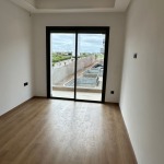 Appartement Semi-Meublé à Louer à Dar Bouazza – Résidence Haut Standing avec Piscines et Padel