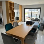 Appartement Semi-Meublé à Louer à Dar Bouazza – Résidence Haut Standing avec Piscines et Padel
